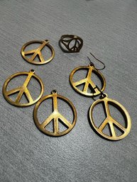 PEACE SIGNS! Gold Tone