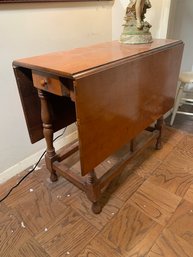 GREAT Drop Leaf Table Solid Maple  APARTMENT Size!