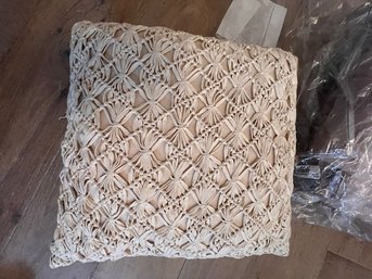 Crocheted Throw Pillow 14-16'