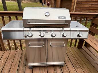 Monument Grills  4 Burner Gas BBQ.