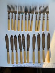Vintage Etched Set Of 12 Forks And 10 Knives