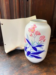 Fukagawa Pink Carnations On White Porcelain Vase New In Box