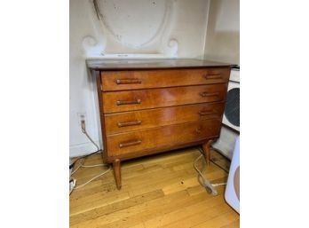 MCM John Stuart Inc 4 Drawer Dresser