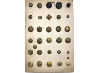 (32) VINTAGE MOSTLY BRASS MILITARY BUTTONS