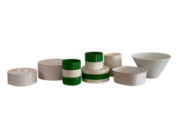 GROUP OF MODERNIST GREEN & WHITE PLATES BY HELLER