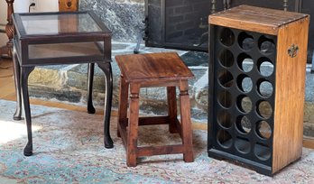 (18) BOTTLE WINE RACK, VITRINE, & SIDE TABLE