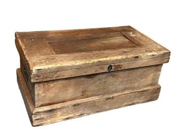 EARLY PINE TOOL CHEST