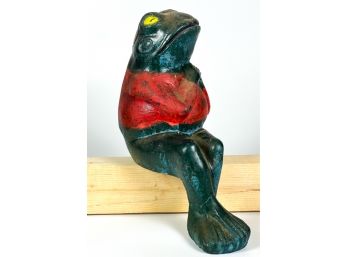PAINTED CAST STONE SEATED FROG GARDEN ORNAMENT