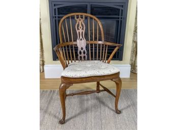 PIERCED SPLAT WINDSOR ARMCHAIR ON PAD FEET