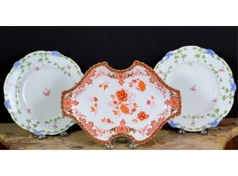 ROYAL CROWN DERBY: PAIR PLATES & SERVING TRAY