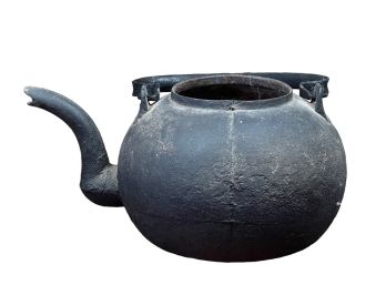 CAST IRON KETTLE with 6 inch 'S' HOOK