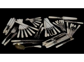 GROUPING of MOTHER OF PEAL HANDLED KNIVES etc