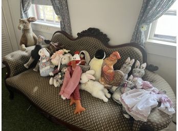 COLLECTION OF STUFFED ANIMALS AND DOLLS