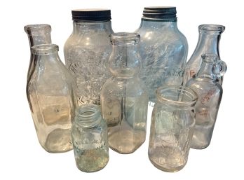 GROUPING OF ANTIQUE/VINTAGE DAIRY BOTTLES AND JARS