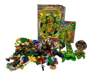 Large Ninja Turtle Action Figures Lot