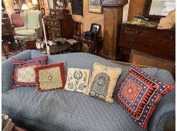 (5) VARIOUS PILLOWS