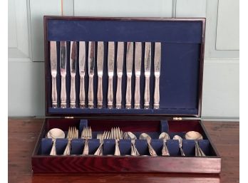 HOLMES & EDWARDS SILVER PLATED FLATWARE SET