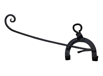 EARLY WROUGHT IRON CANTILEVERED KETTLE HOOK