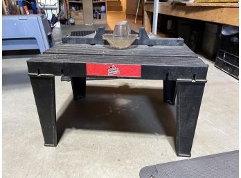 VERMONT AMERICAN ROUTER TABLE