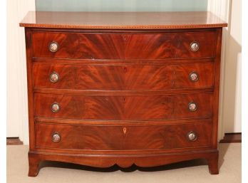 FEDERAL MAHOGANY BOW FRONT CHEST OF DRAWERS