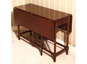 (20th c) MAHOGANY DROP LEAF TABLE