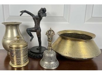 (55) VINTAGE BRASS/BRONZE DECORATIVE ITEMS