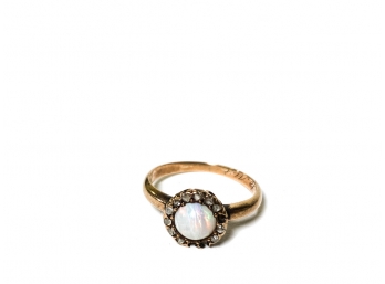 10K GOLD RING W OPAL CENTER STONE & ROSE DIAMONDS