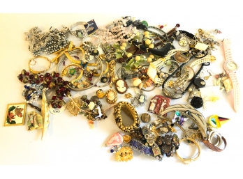 LARGE LOT COSTUME JEWELRY