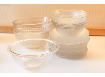 (4) PYREX BOWLS And (8) GLASS SALAD BOWLS