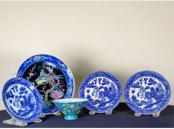 (5) PIECES OF MISC JAPANESE PORCELAIN