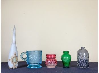 (5) PIECES OF MISC COLORED/DECORATED GLASSWARE