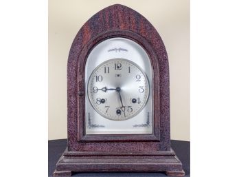 WATERBURY 'SILENT CHIME' CLOCK IN MAHOGANY CASE