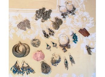 (16) PAIRS OF VINTAGE COSTUME EARRINGS