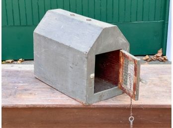 PRIMITIVE ANIMAL CRATE IN OLD CRUSTY PAINT