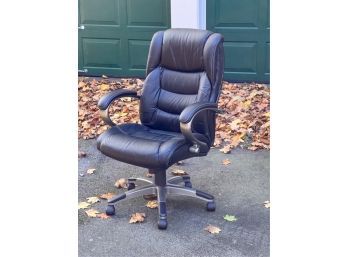 OFFICE CHAIR ON CASTERS