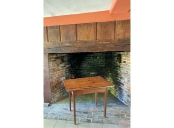 PINE TAVERN TABLE ON TAPERED LEGS