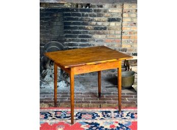 TAPERED LEG PINE TAVERN TABLE