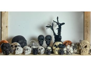 LARGE LOT SKULL RELATED HALLOWEEN DECORATION