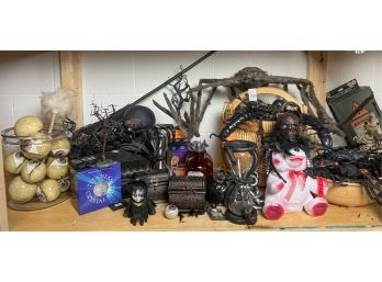 INTERESTING & GENEROUS LOT OF MISC HALLOWEEN DECOR