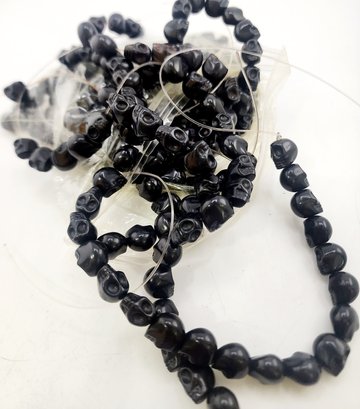 Vintage Howlite Skull Black Beads (A4315)