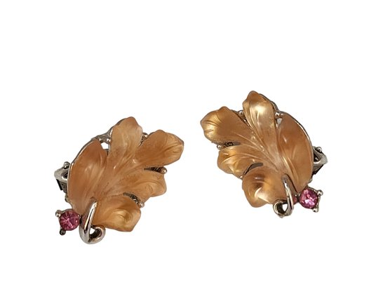 Vintage Molded Lucite Feather Clip Earrings #6356