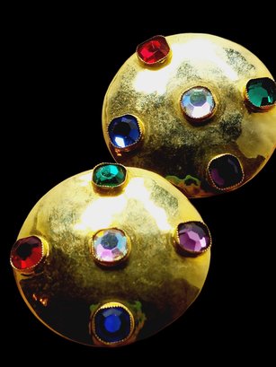Vintage 80s Bezel Set Glass Jeweled Hammered Brass Earrings (A1127)