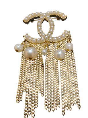 Vintage Faux Designer Faux Pearl And Chain Dangling Brooch # 5187