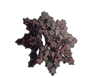 Victorian Bohemian Garnet And Low Carat Gold  Raised Star Brooch 5/117