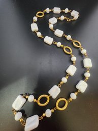 Vintage Resin Unsigned Necklace # 6290