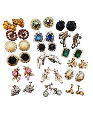18 Vintage Pairs Of Earrings (A4347)
