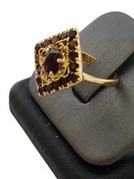 Vintage Possibly Garnet & 18kt Gold Ring Size 9.5 (A5258 R/G)