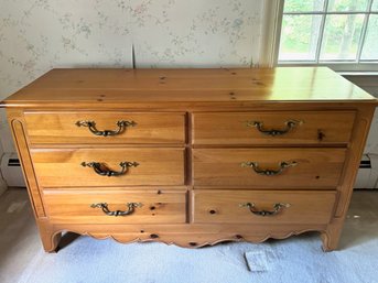 Very Clean Six Drawer Dresser By Thomasville