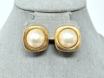 14K Yellow Gold Pearl Stud Earrings