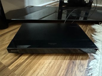 Sony Ultra HD Model UBP-X700 Blu Ray DVD Player - WORKS